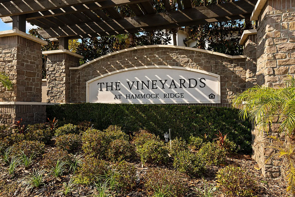 Building Photo - The Vineyards at Hammock Ridge