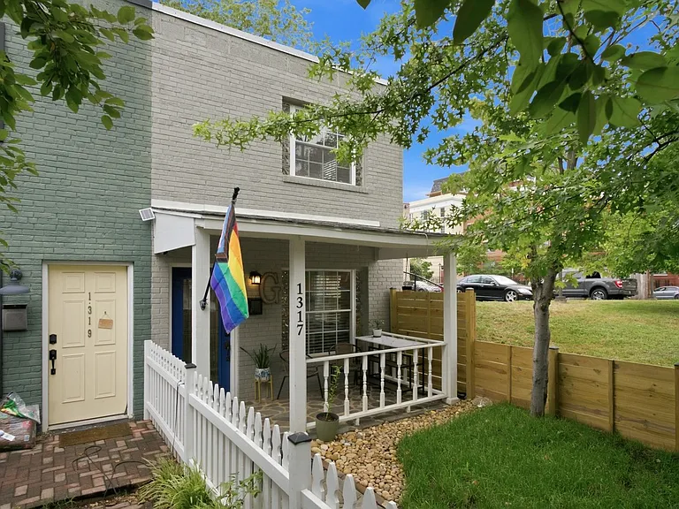 1317 Pendleton St — Photo 1