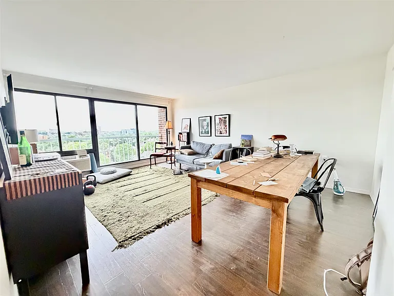 1105 Mass Ave #11 — Photo 1