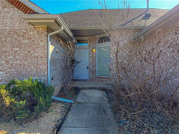3rd image of 1404 Creek Cir