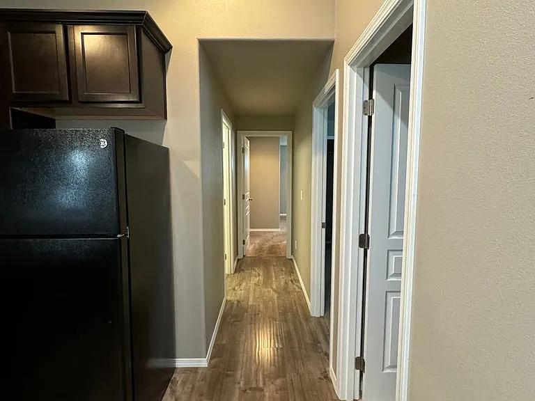 995 N Pacific Hwy #99 — Photo 10