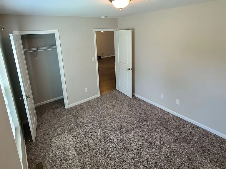 2101 Nadine St — Photo 7