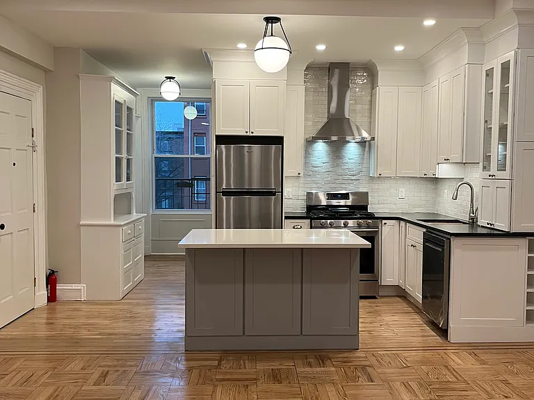 118 Wayne St #2 — Photo 2