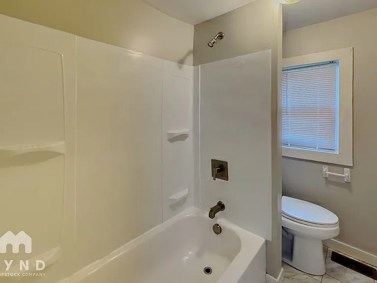 1276 Wager St — Photo 14