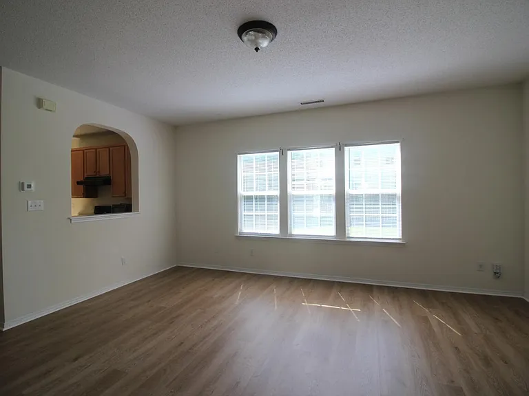 8439 Haines Creek Ln — Photo 4