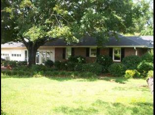 424 Philwood Dr, Williamston, SC 29697