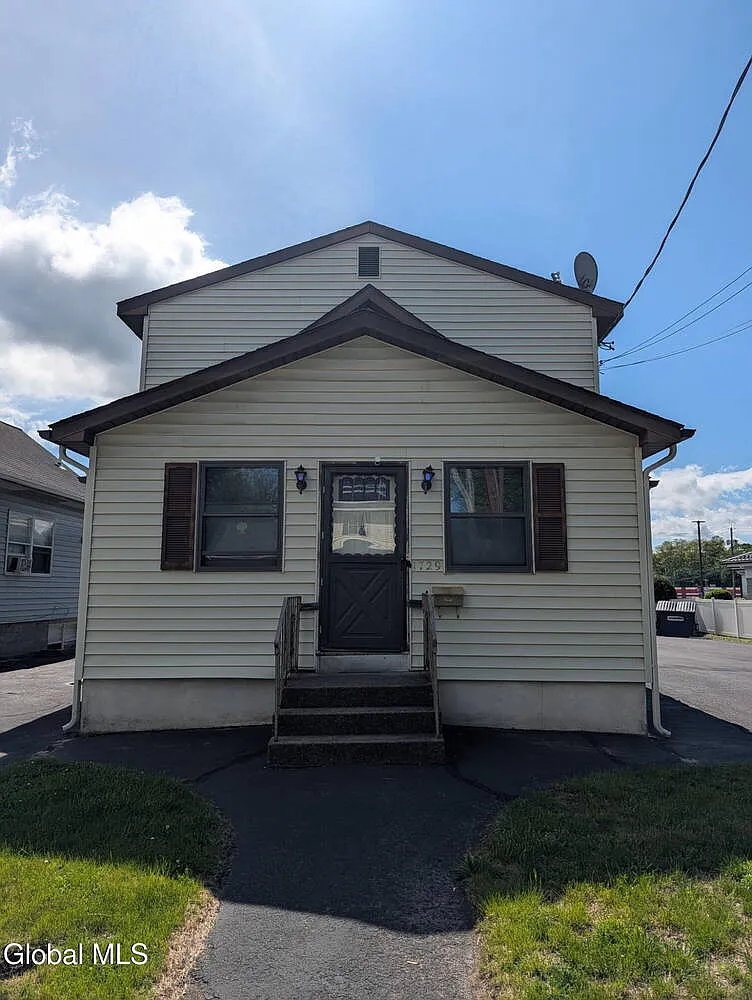 2 bed, 1.0 bath, 850 sqft, $1,730 — Photo 1