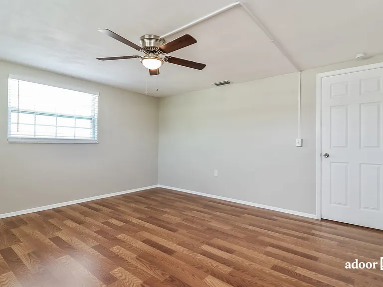 5226 Sparrow Dr — Photo 9