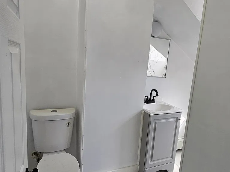 60 Pearl St #3 — Photo 4