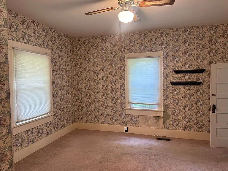 7357 SE US Highway 169 — Photo 17