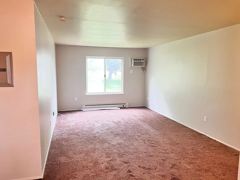 Park East Apartments (B)- Divergent Capital Management, LLC