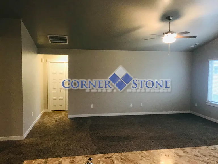 2842 W Everest St — Photo 4
