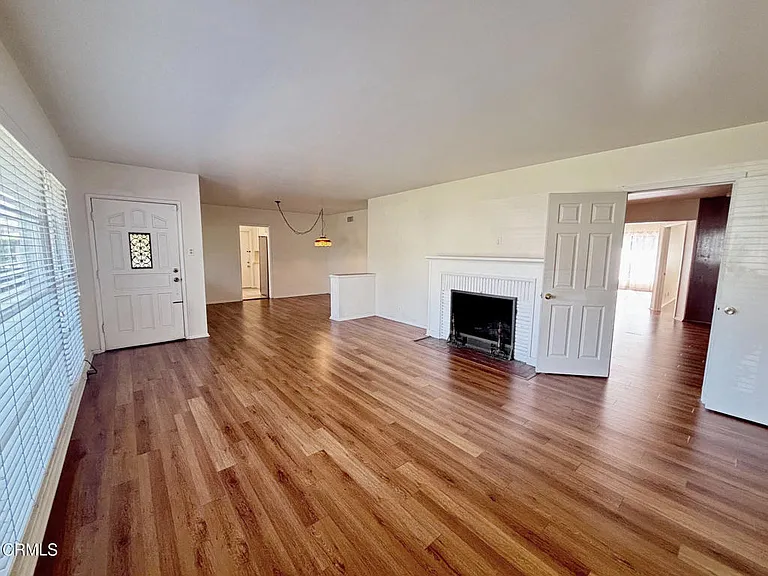 210 W Woodruff Ave — Photo 6