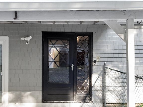 2nd image of 10 Pine Road