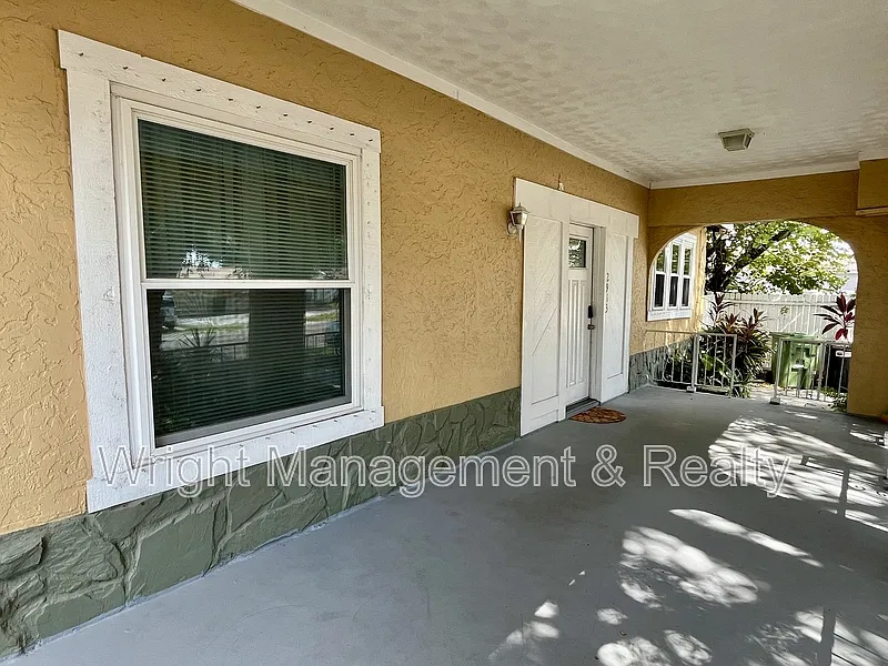4 bed, 2.0 bath, 1533 sqft, $2,390 — Photo 3