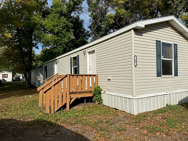 625 15th St SE — Photo 18