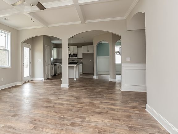 5th image of 1200 Black Oak Cir