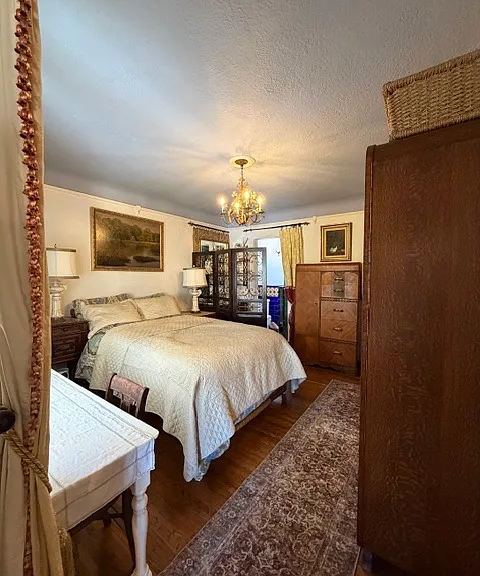 Up 2 Stairs into Bedroom
