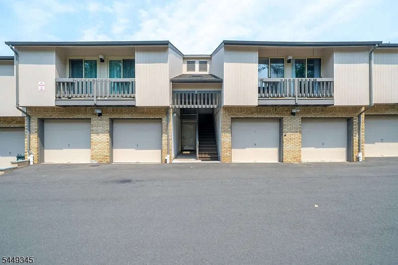 1 bed, 1.5 bath, $3,000 — Photo 2