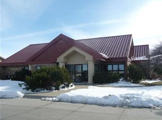 304 W 39th St, Kearney, NE 68845