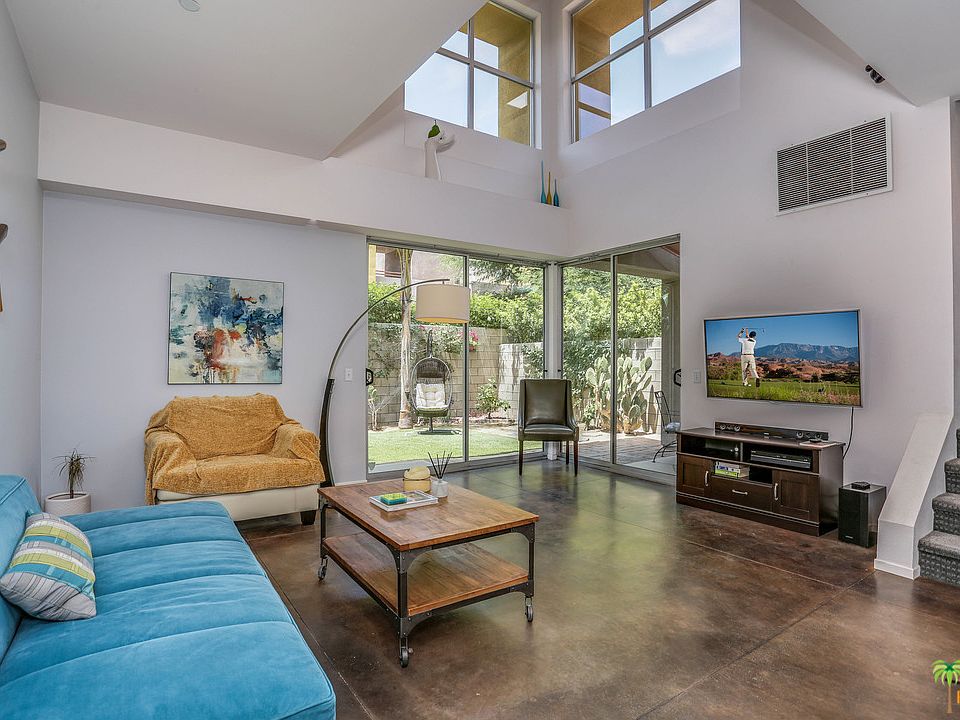 1st image of 3555 NE Sunburst Blvd