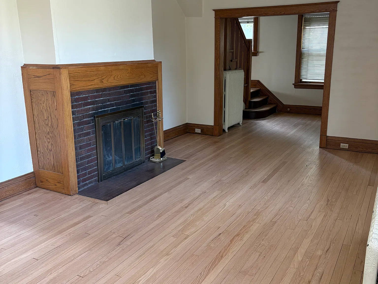 6 bed, 2.5 bath, 2600 sqft, $3,200 — Photo 4