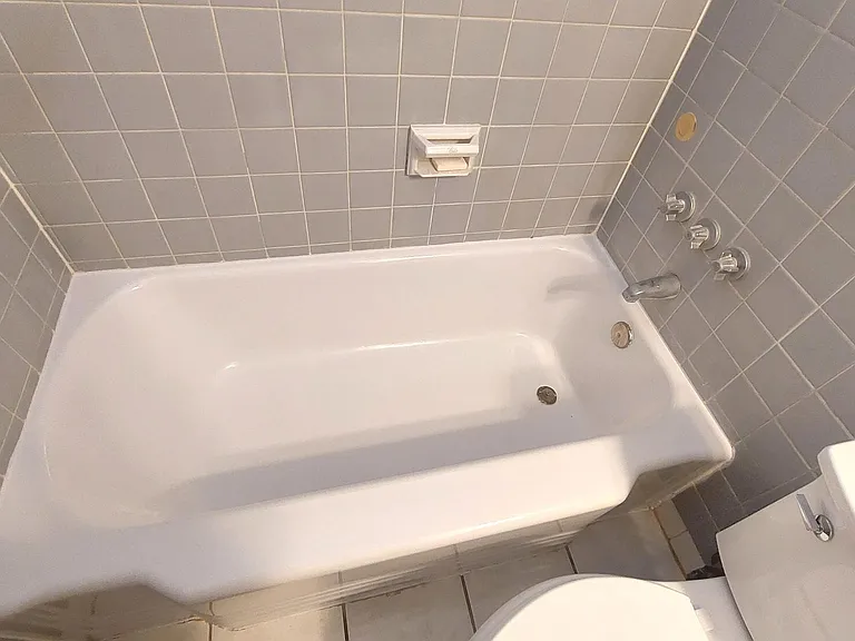 Full size tub.