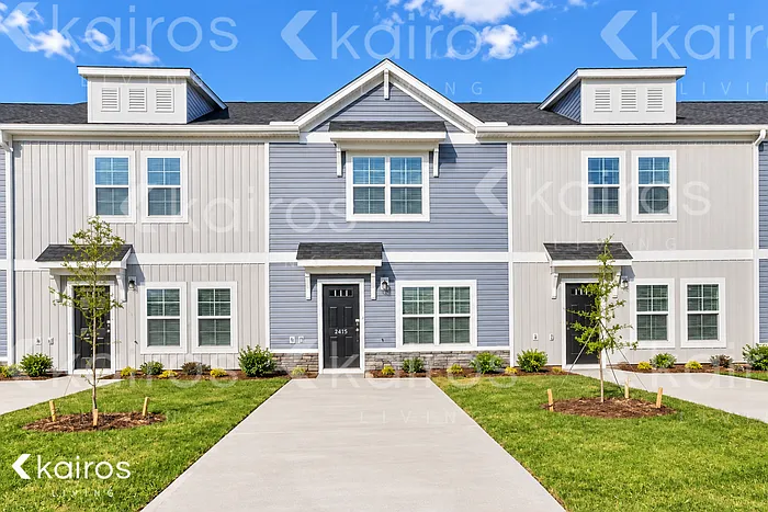 2415 Banyan Cir