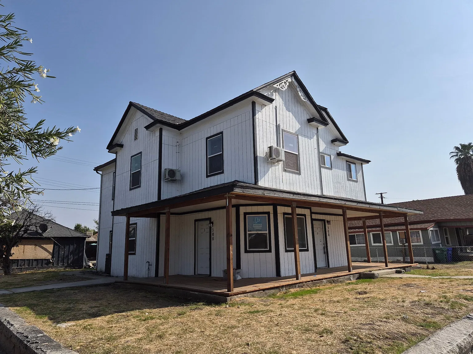 308 N 3rd St — Photo 1
