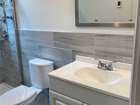 4th image of 20 Virginia Ave #1B