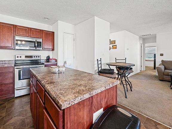 5th image of 2427 Maxwell Dr
