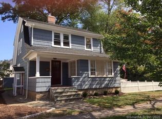 234 N Pine Creek Rd, Fairfield, CT 06824