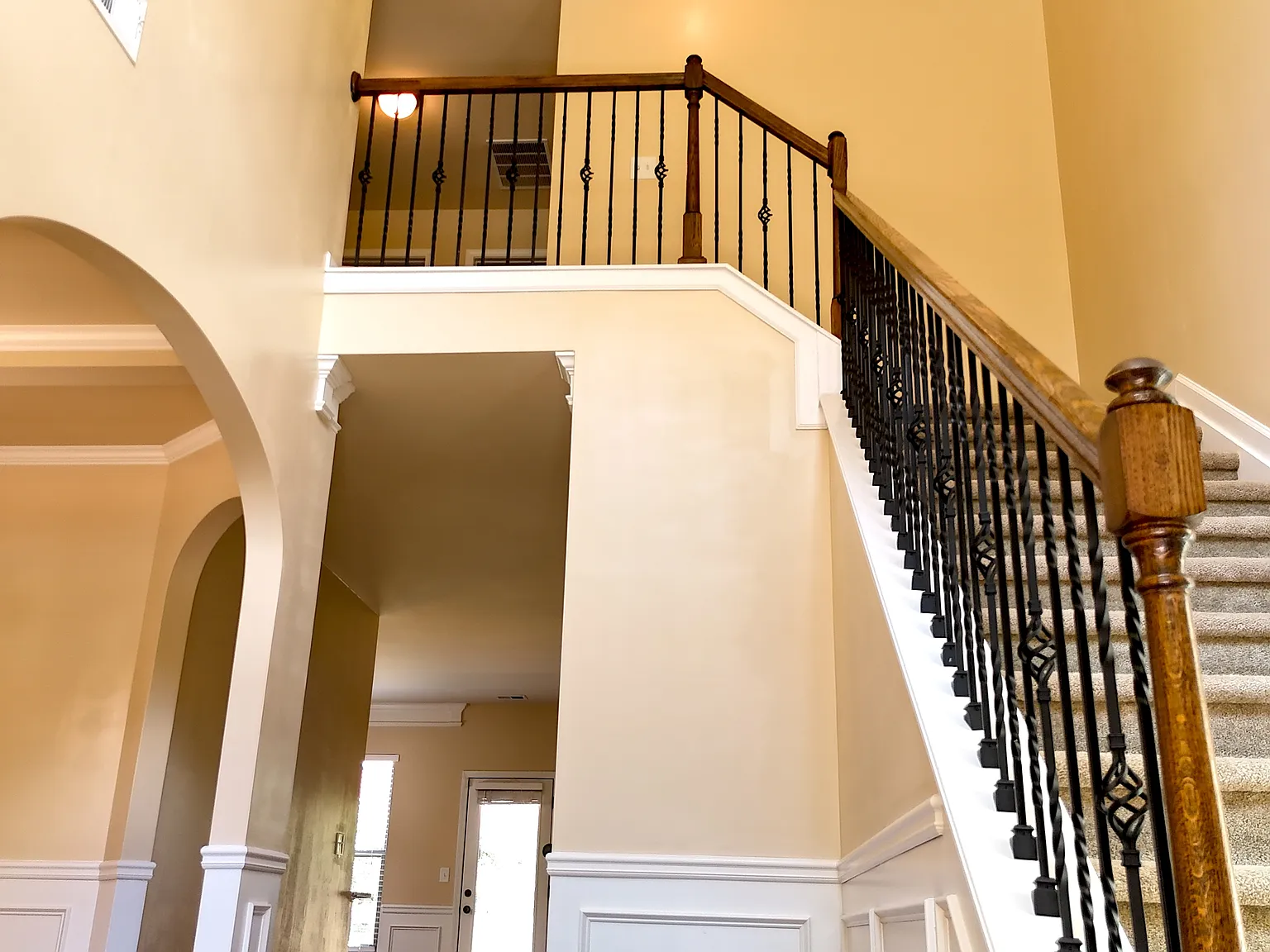 5 bed, 2753 sqft, $3,200 — Photo 3