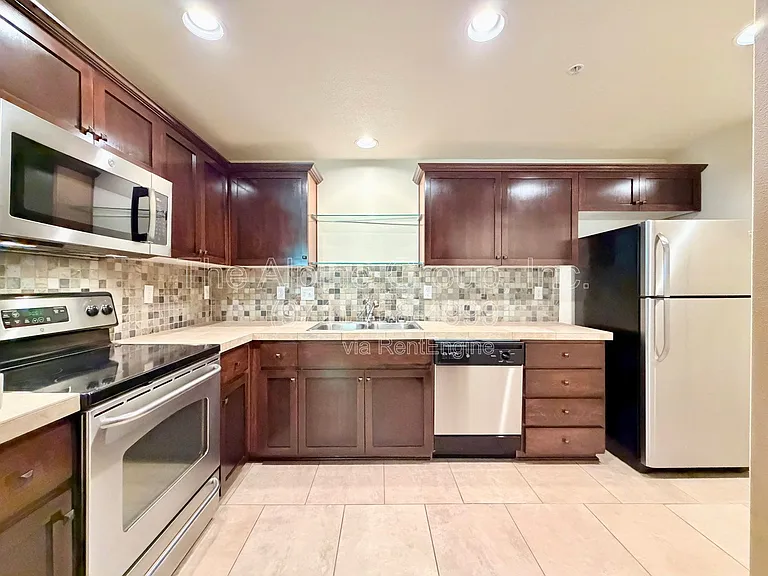 657 NE Garswood Ln — Photo 6