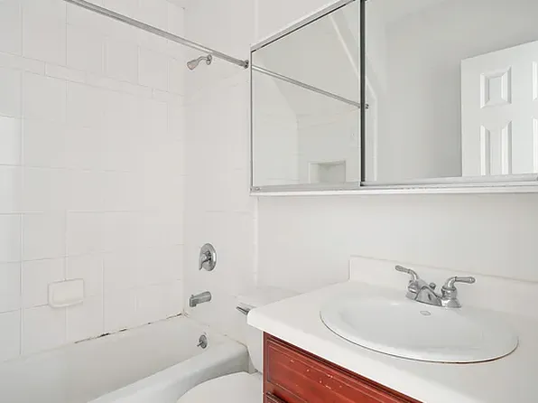 2294 Frederick Douglass Boulevard image 13 of 17