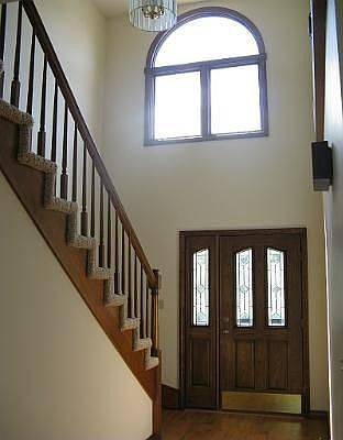 3rd image of 1524 E Elm St