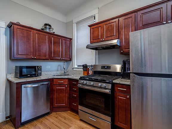 5th image of 3554 N Wilton Ave #2