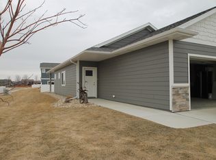 7012 W Belgrave Trl, Sioux Falls, SD 57106