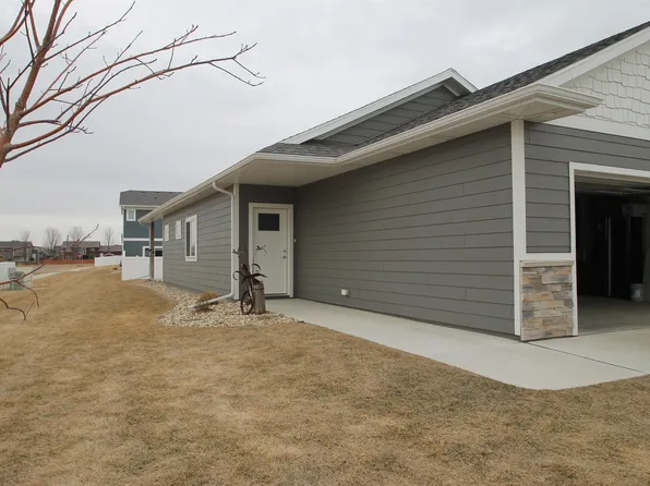 7012 W Belgrave Trl, Sioux Falls, SD 57106