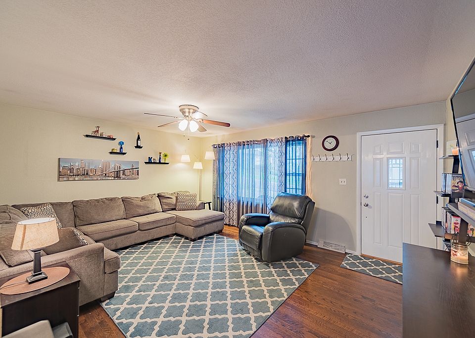 1st image of 6915 Rowland Ave