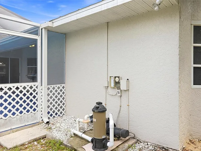 830 Columbia St — Photo 53