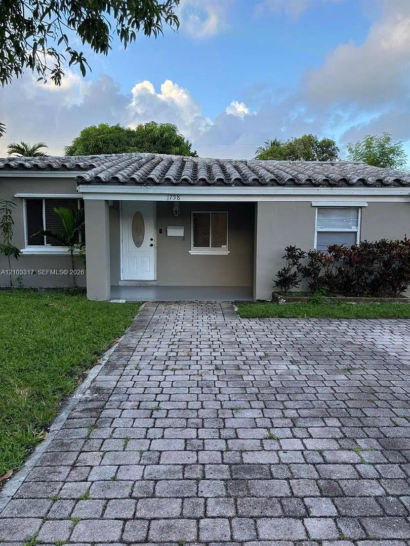 1758 NE 177th Street 1758, North Miami Beach, FL 33162 - 1510 — Photo 4