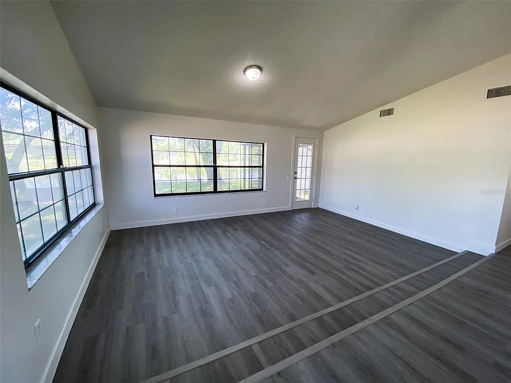 2 bed, 2.0 bath, 760 sqft, $1,999 — Photo 4