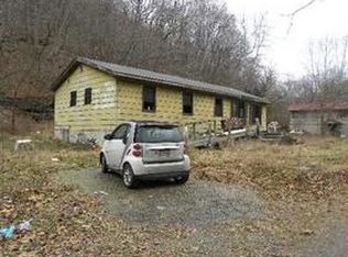 1161 Quinn Rd, Belle, WV 25015