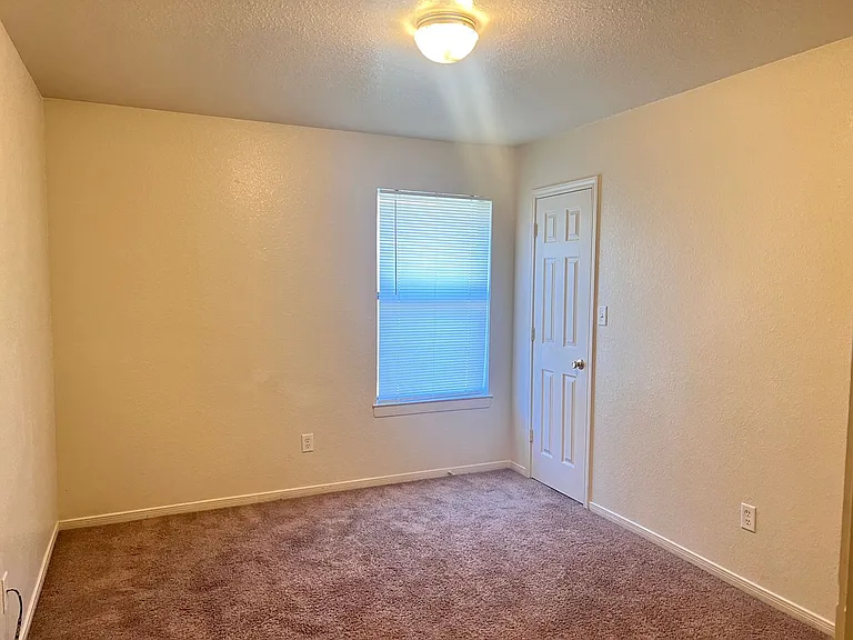 4505 John David Dr — Photo 8