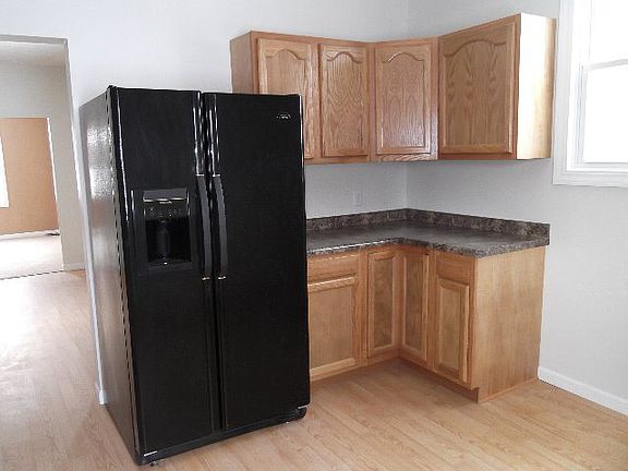 4th image of 528 Russell Ave