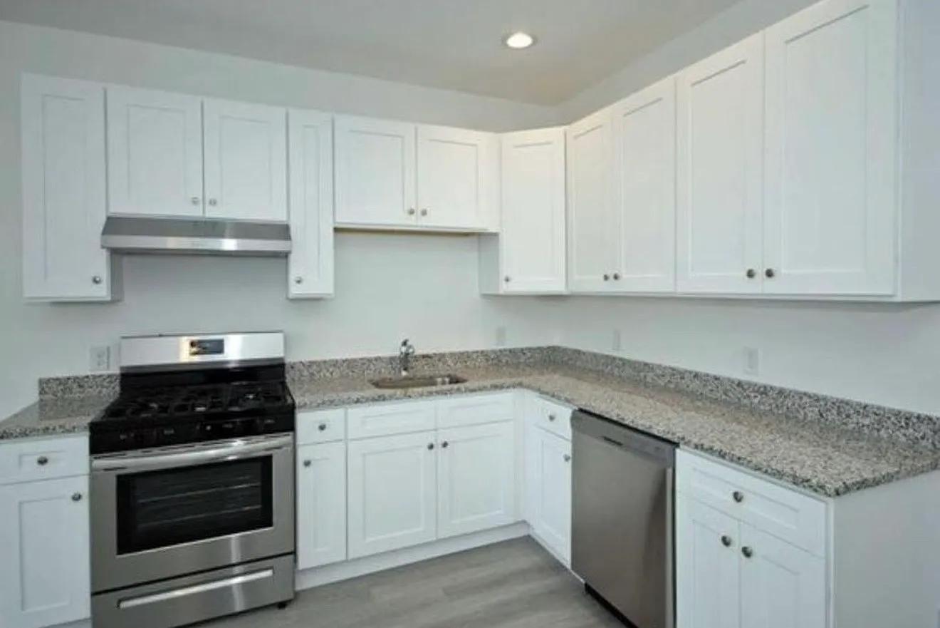 2 bed, $2,900 — Photo 4