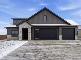 3296 Timber Creek Cir S, Fargo, ND