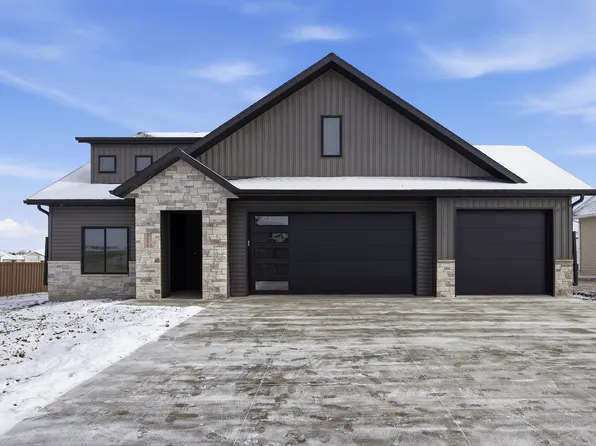 3296 Timber Creek Cir S, Fargo, ND 58104