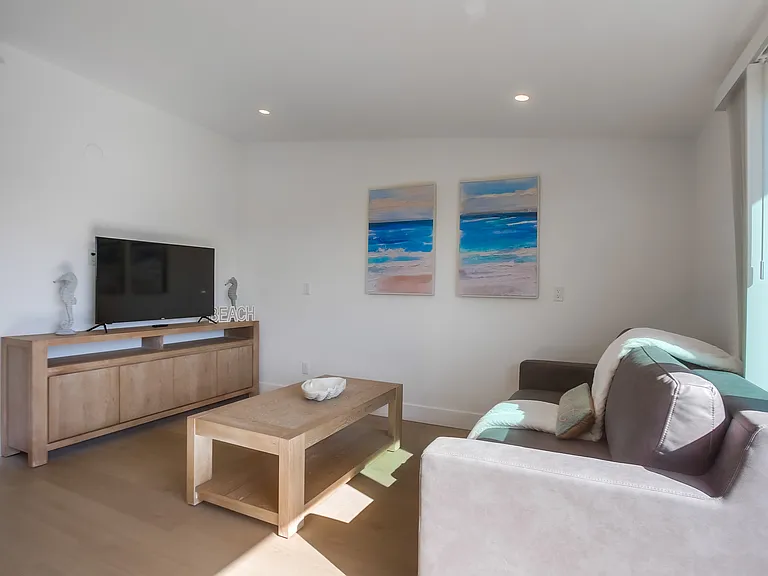 510 Nautilus St #1 — Photo 4